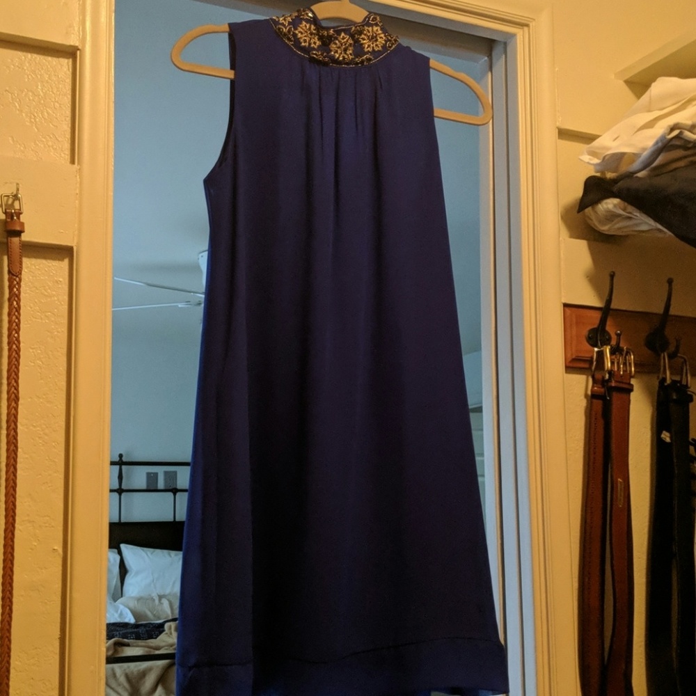 Sleeveless blue dress